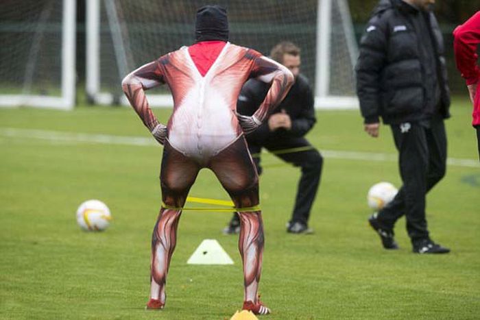 How Soccer Players Get Punished (5 pics)