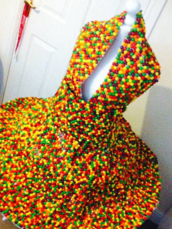 See The Dress That's Made Out Of Using 3,000 Skittles (5 pics)