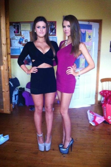 Girls In Tight Dresses Are Hard To Resist (37 pics)