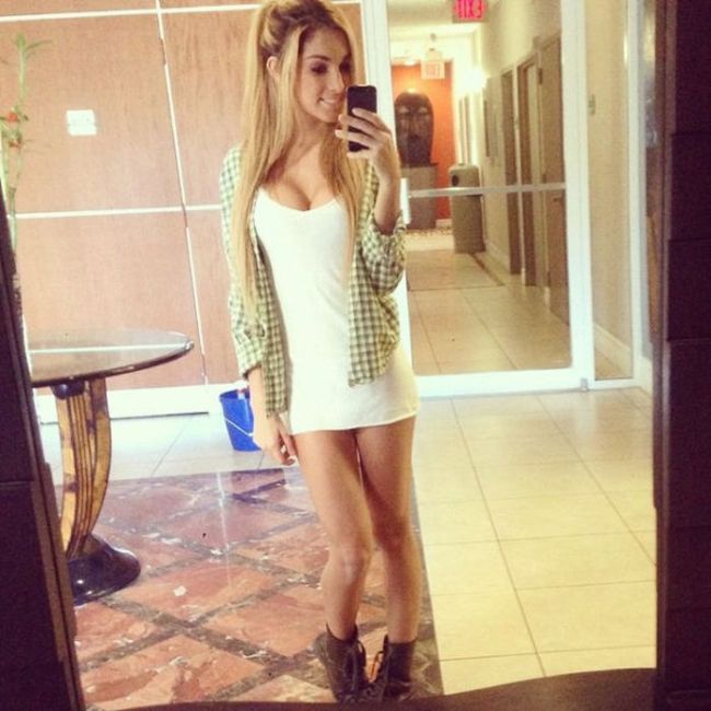 Girls In Tight Dresses Are Hard To Resist (37 pics)