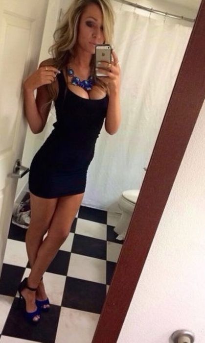 Girls In Tight Dresses Are Hard To Resist (37 pics)