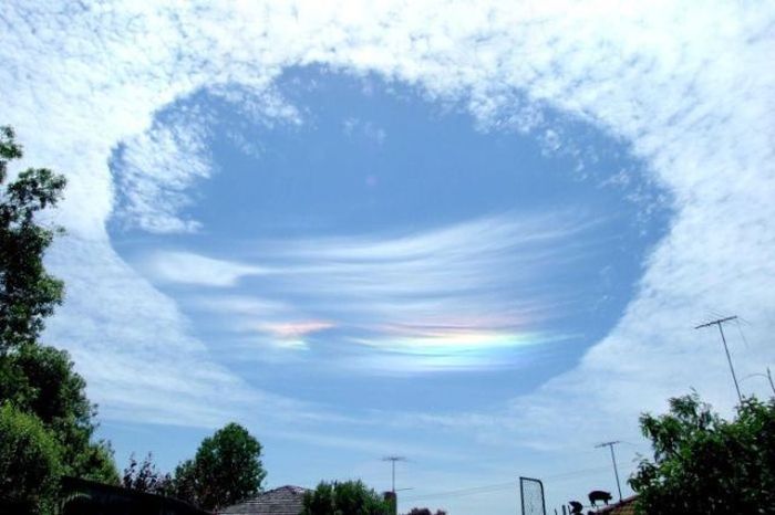 What Is This Unusual Natural Phenomena Happening In Australia? (8 pics)