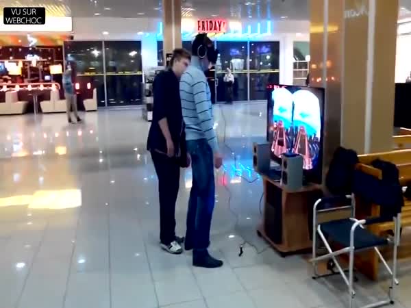 Funny Reaction When Pushed in Virtual Reality