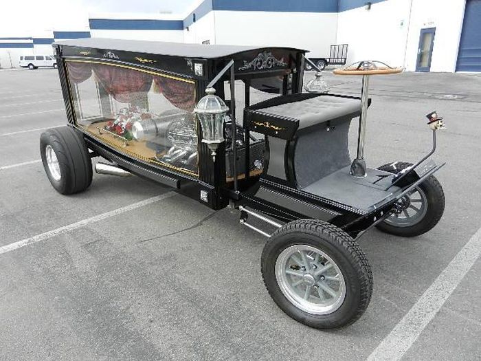 Badass Hearses Help You Leave This World In Style (18 pics)