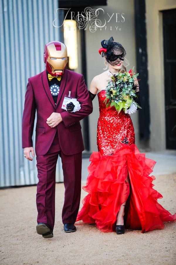 This Is The Batman Themed Wedding Everyone Wishes They Could Have (14 pics)