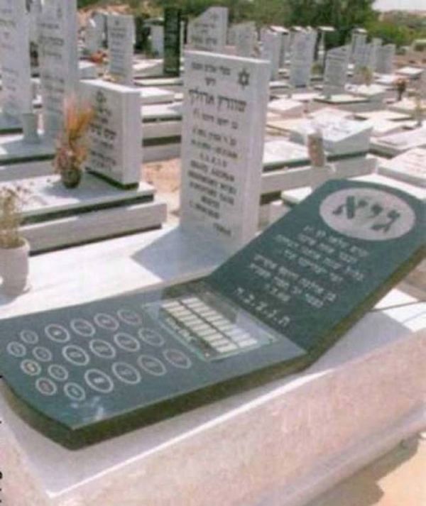 The Most Unique Graves From Around The World (23 pics)