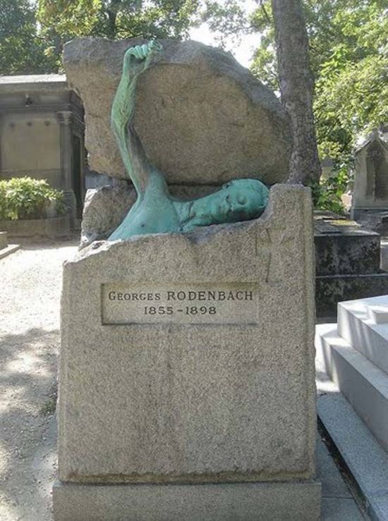 The Most Unique Graves From Around The World (23 pics)