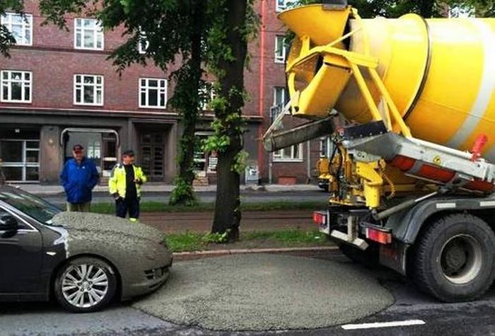 Think You're Having A Bad Day? Wait Until You See This (31 pics)