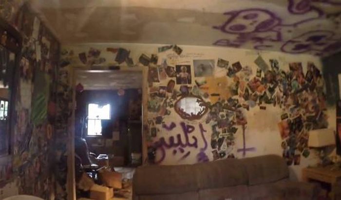 Disturbing Photos From Inside A Murderer's Home (12 pics)