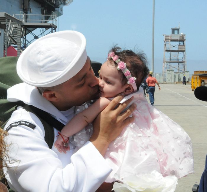 Military Men Meet Their Children For The First Time (48 pics)