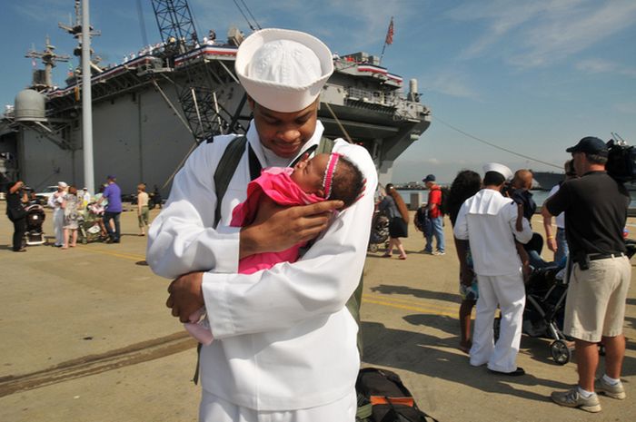 Military Men Meet Their Children For The First Time (48 pics)