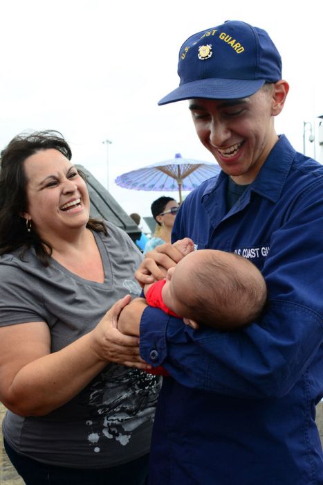 Military Men Meet Their Children For The First Time (48 pics)
