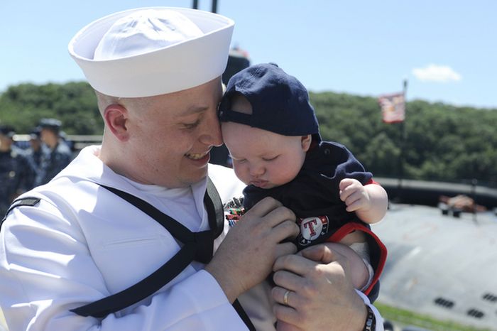 Military Men Meet Their Children For The First Time (48 pics)