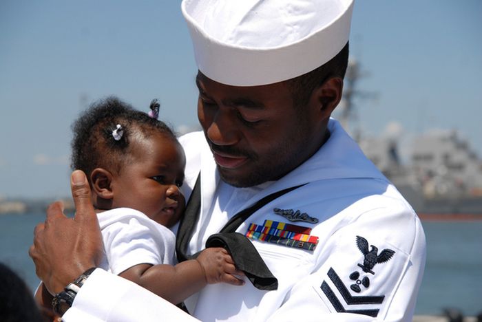 Military Men Meet Their Children For The First Time (48 pics)