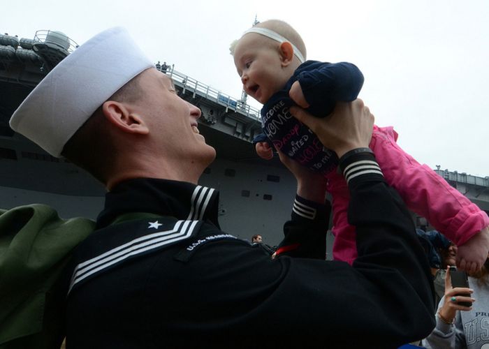 Military Men Meet Their Children For The First Time (48 pics)