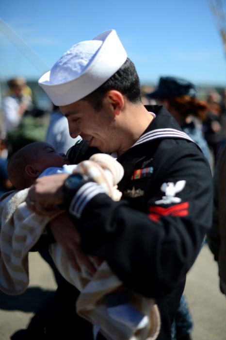 Military Men Meet Their Children For The First Time (48 pics)