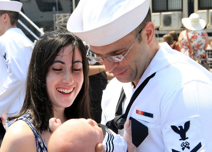 Military Men Meet Their Children For The First Time (48 pics)