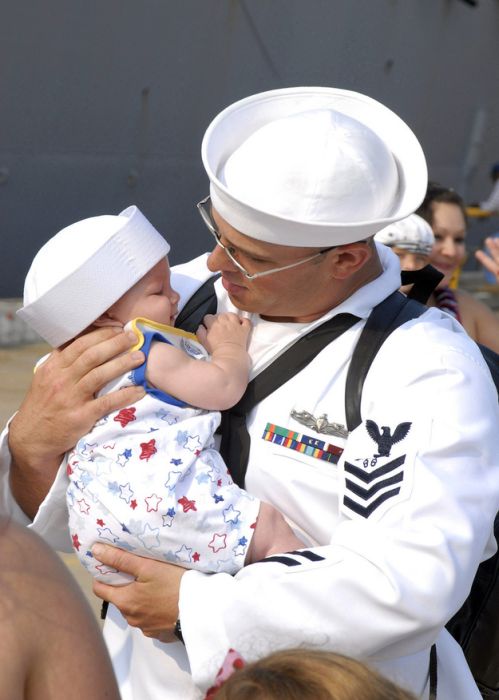 Military Men Meet Their Children For The First Time (48 pics)
