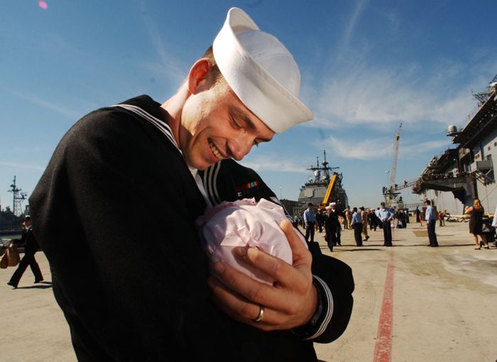 Military Men Meet Their Children For The First Time (48 pics)