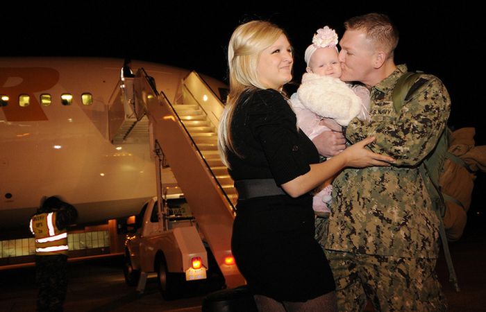 Military Men Meet Their Children For The First Time (48 pics)