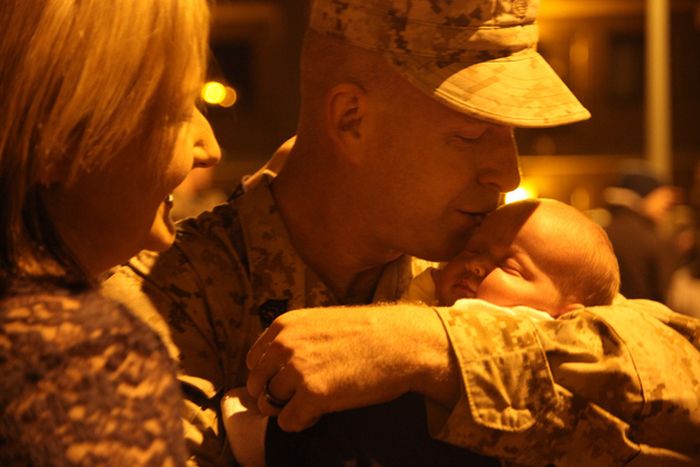 Military Men Meet Their Children For The First Time (48 pics)