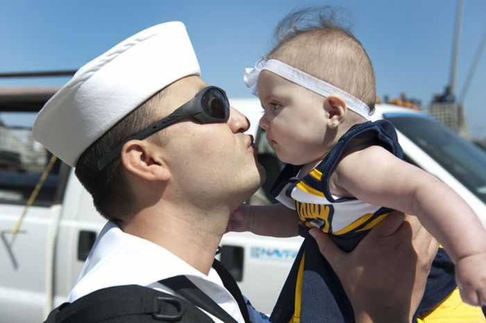 Military Men Meet Their Children For The First Time (48 pics)