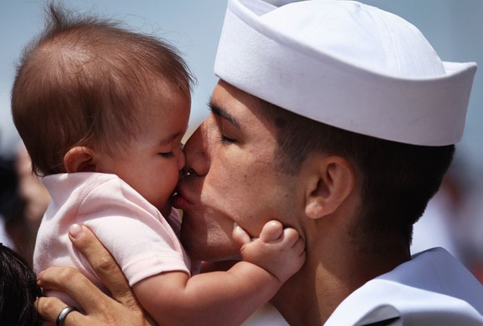 Military Men Meet Their Children For The First Time (48 pics)