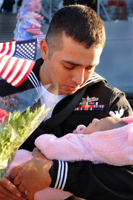 Military Men Meet Their Children For The First Time (48 pics)
