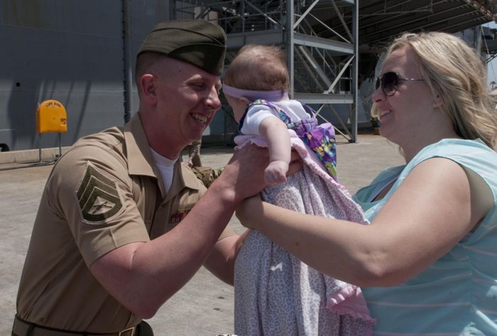 Military Men Meet Their Children For The First Time (48 pics)