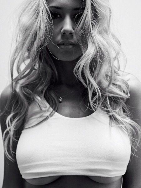 All The Underboob Your Eyes Can Handle (37 pics)