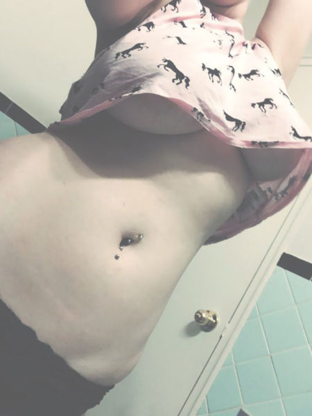 All The Underboob Your Eyes Can Handle (37 pics)