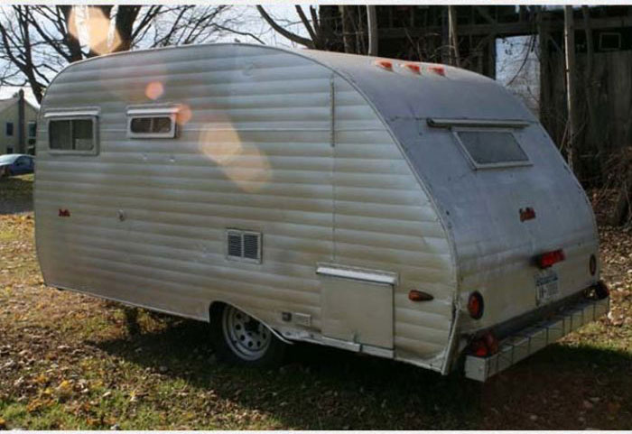 Couple Turns An Old Camper Into Something Awesome (37 pics)