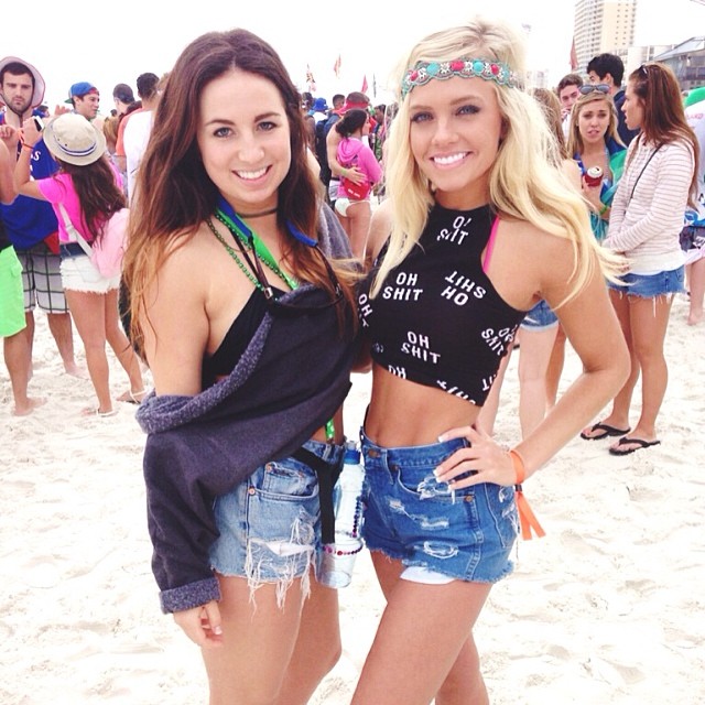 College Girls Are Party Girls (25 pics)