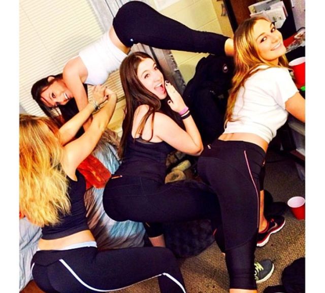 College Girls Are Party Girls (25 pics)