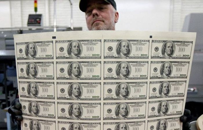 An Inside Look At How American Currency Is Printed (16 pics)