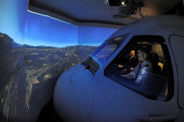 This Homemade Flight Simulator Is Amazing (15 pics)