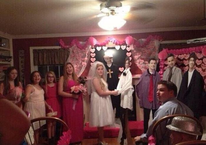 This Girl Has A Really Creepy Obsession With One Direction (4 pics)