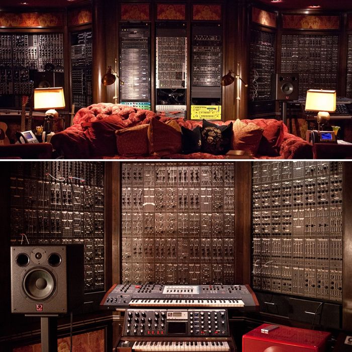 Hans Zimmer Has A Beautiful Music Studio (14 pics)