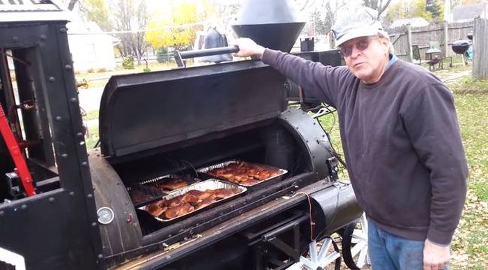 All Aboard The BBQ Train (7 pics)