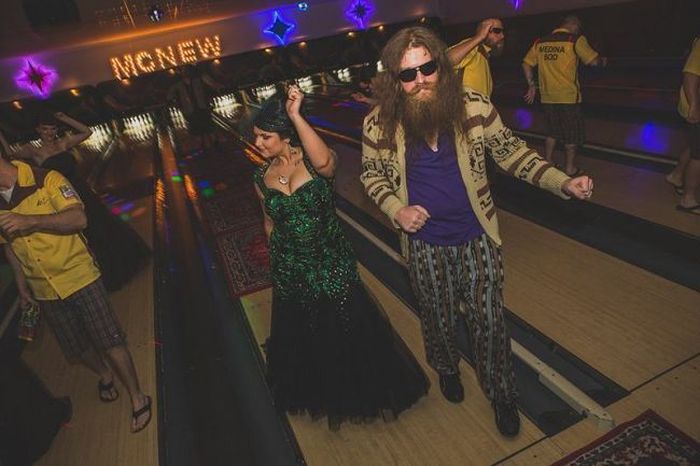 This Big Lebowski Themed Wedding Is Just The Best (24 pics)