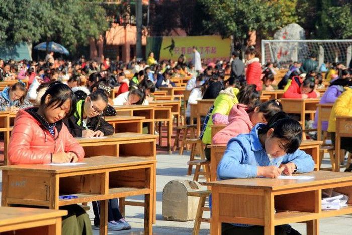 China Is Serious About Taking Exams (6 pics)