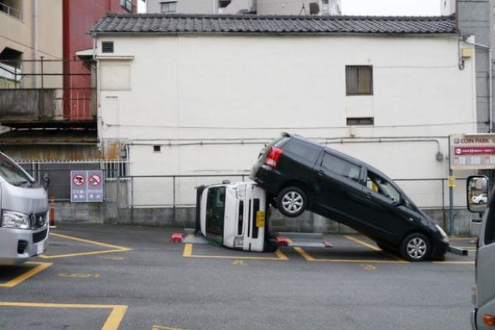 What Happens When You Mistake The Brake For The Gas Pedal (2 pics)