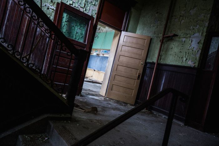 This Old Abandoned School Is Just Slightly Creepy (21 pics)