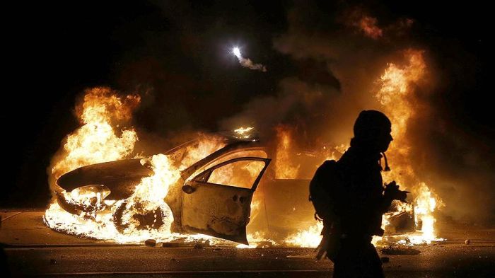 The Riots In Ferguson Are Out Of Control After Grand Jury's Decision (27 pics)