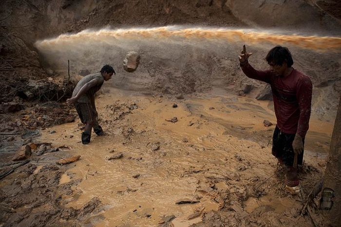 Illegal Gold Mining Is Destroying Peru (26 pics)