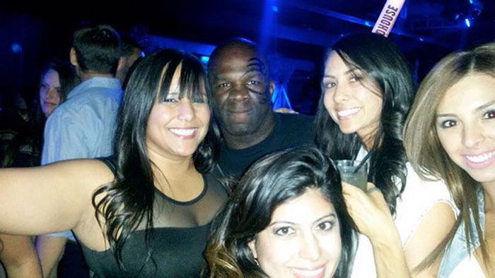 When People Take Pictures With People They Think Are Celebrities (31 pics)