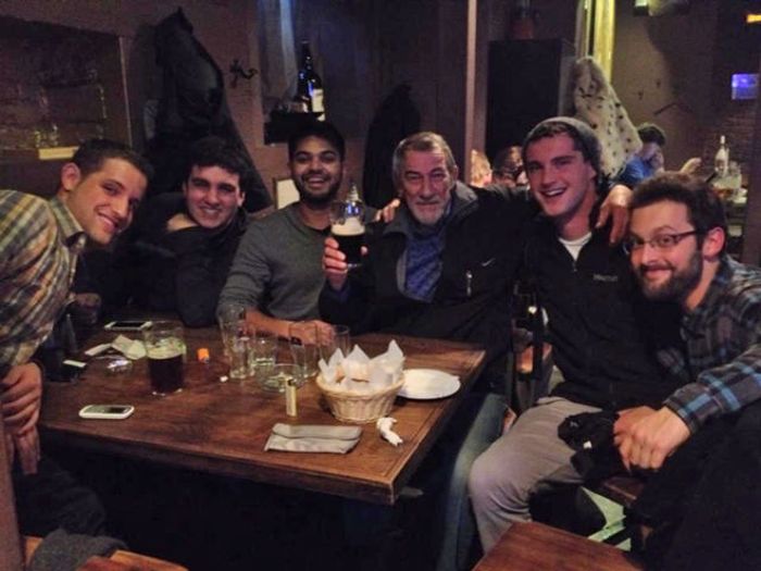 When People Take Pictures With People They Think Are Celebrities (31 pics)