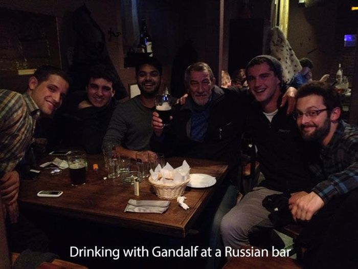 When People Take Pictures With People They Think Are Celebrities (31 pics)
