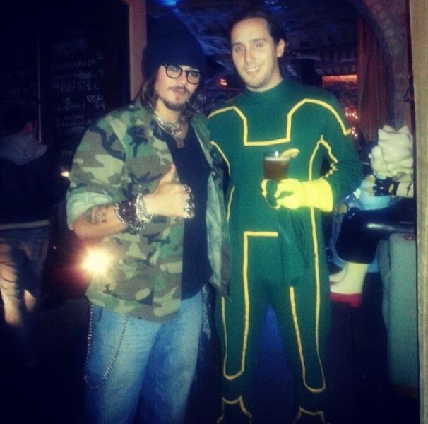 When People Take Pictures With People They Think Are Celebrities (31 pics)