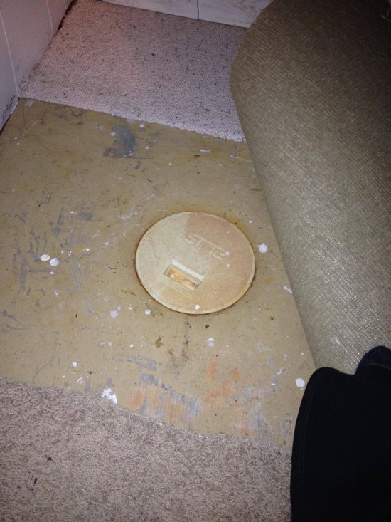 Finding A Secret Safe In Your New Home (8 pics)